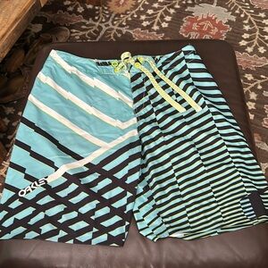 Oakley Moisture Wicking Quick Dry Boardshorts size 33.